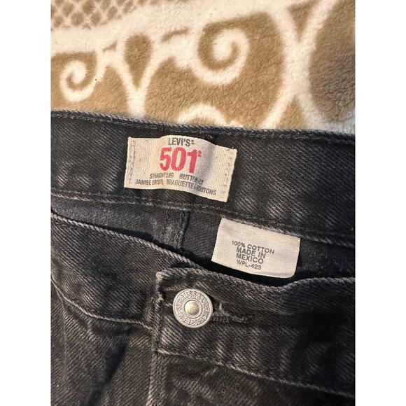 Levi 501 Jeans Mens 38x32 Black Distressed Cotton Denim Pants - Picture 9 of 10